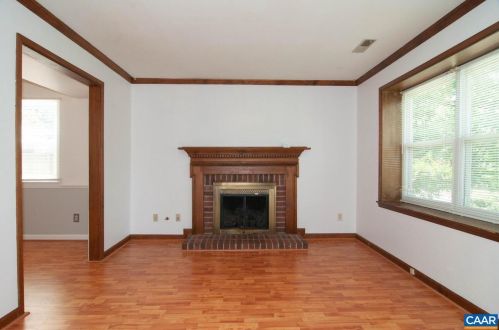 68 Court Pl, Charlottesville, VA 22901-2457