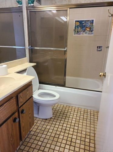 2121 Ala Wai Blvd, Honolulu HI  96815-2268 exterior