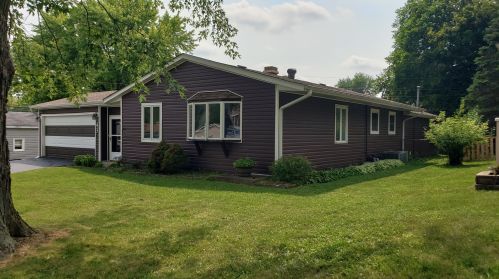 43 Austin Ave, Carpentersville, IL 60110-1549
