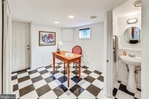 1108 Carson St, Silver Spring MD 20901-1816 exterior