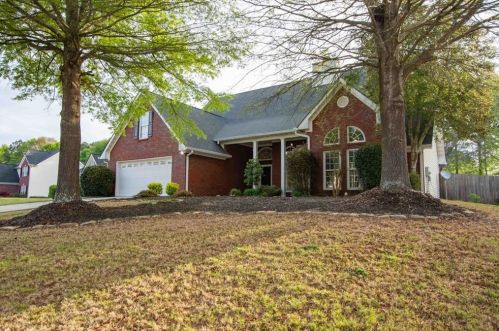 2890 Meadow Gate Way, Loganville, GA 30052-4979