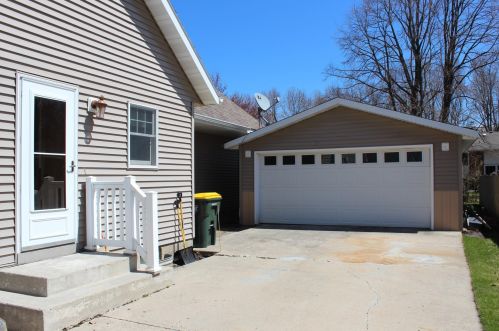 1601 7 1/2 St, Willmar, MN 56201-4063