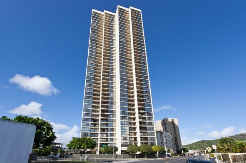 990 Ala Nanala St, Honolulu HI  96818-2967 exterior