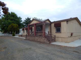 16905 Haney Rd, Kennewick, WA 99337-8565