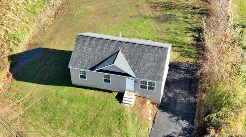78 Pine Hill Rd, Berwick, ME 03901-2919