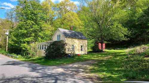 32 Glen St, Hinsdale, NH 03451-2529
