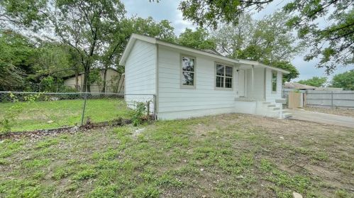 2900 Hanger Ave, Fort Worth, TX 76105-3314