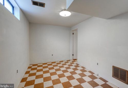 11818 Dewey Rd, Silver Spring MD 20906-4881 exterior