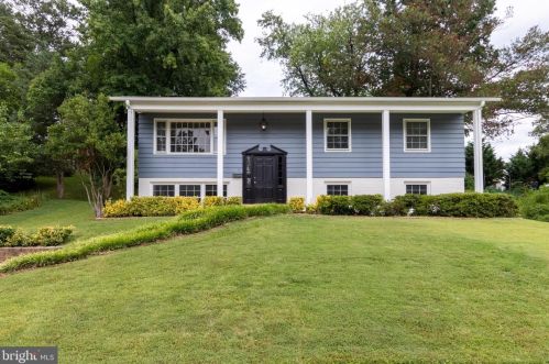 5038 King Richard Dr, Annandale, VA 22003-4359