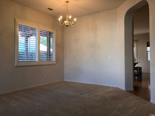 1048 Mission Bay Dr, Vacaville, CA 95688-8751