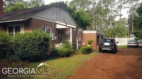 1507 Suwanne Dr, Waycross, GA 31501-5048