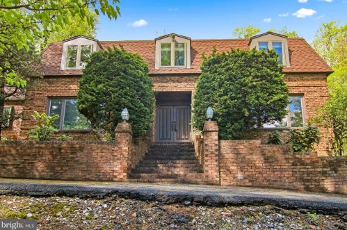 1804 Holly Dr, Harrisburg, PA 17110-3229