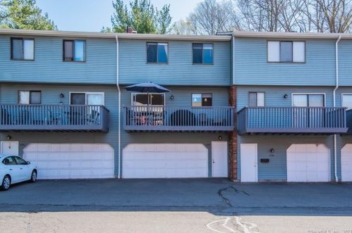 589 Churchill Dr, Hartford, CT 06111-4008