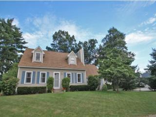 5 Beckmann Ln, Nashua, NH 03062-2300