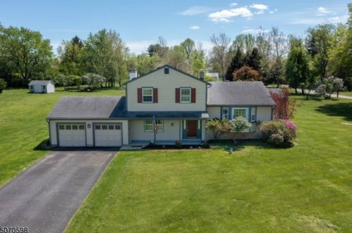 2 Park Ln, Flemington, NJ 08822-3317