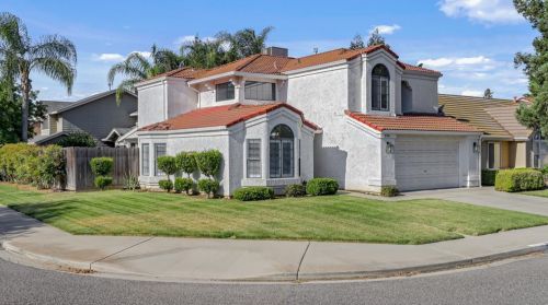 290 Sai Ln, Turlock, CA 95382-9595
