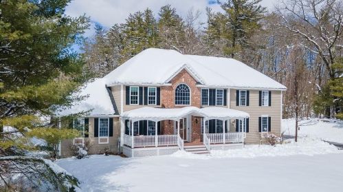49 Auburn Rd, Londonderry, NH 03053-2236