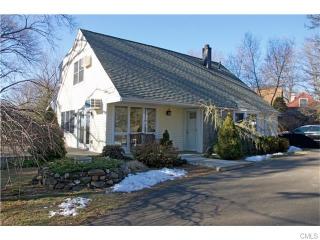 135 Lloyd Dr, Fairfield, CT 06825-1153