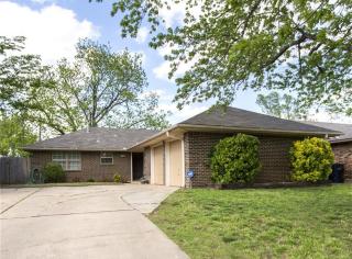 1217 Northgate Ter, Edmond, OK 73013-4704