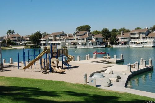 17 Woodfern, Irvine CA  92614-5457 exterior