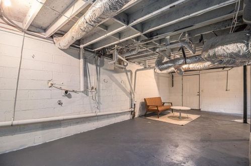 2130 Bolling Brook Dr, Atlanta GA  30311-2516 exterior