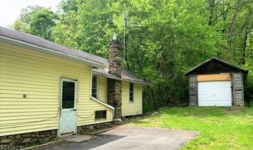 17 Carr Ln, Wharton, NJ 07885-1010