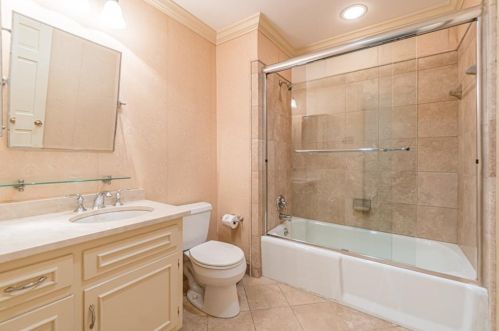 2101 Bohler Rd, Atlanta GA  30318-1515 exterior