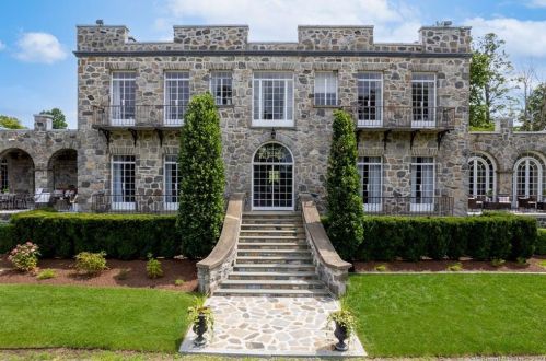 1428 Monroe Tpke, Upper Stepney CT  06468-1443 exterior