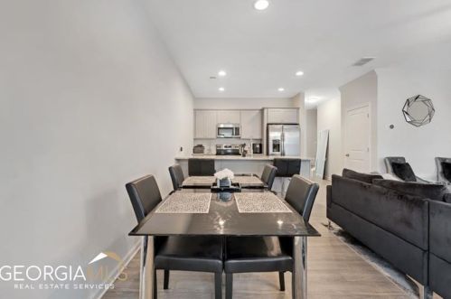 3132 Meadowstone Ln, Atlanta GA  30331-2939 exterior