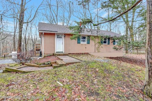 913 Kill Dr, Fredon, NJ 07860-4555