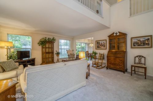 695 Charter Hall Dr, Palatine, IL 60067-8681