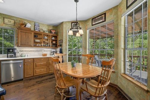 3918 Caney Crk Rd, Austin TX  78732-2216 exterior