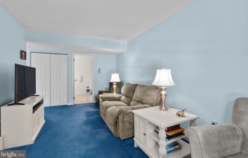 401 Park View Dr, Harrisburg, PA 17110-4019