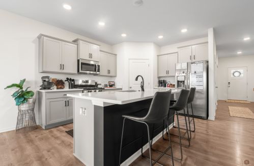 542 Colchester Dr, Oswego IL  60543-5208 exterior