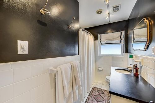 2452 Elizabeth Ann Ln, Atlanta GA  30324-3713 exterior