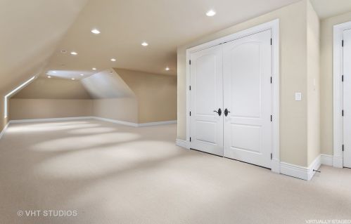 6403 Garfield Ave, Willowbrook IL  60527-5237 exterior