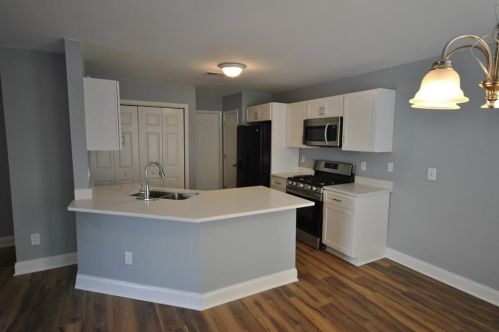 118 Stoneforest Dr, Holly Springs, GA 30189-2553