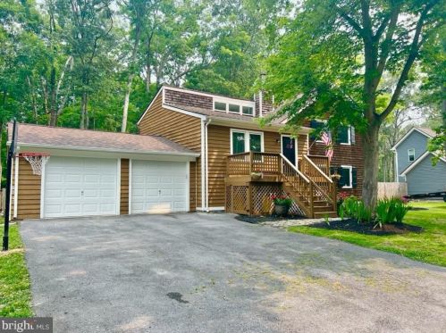 1136 Delaware Ave, Churchton, MD 20733-2001
