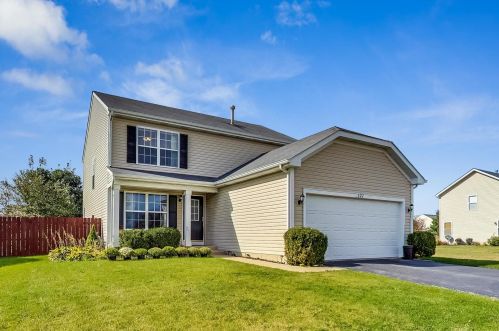 527 Driftwood Ln, Alden, IL 60033-8330