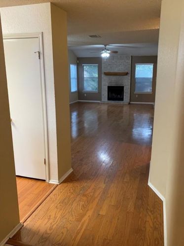 8611 Cretys Cv, Austin TX  78745-8065 exterior