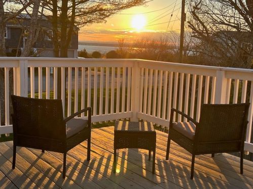 18 Jean Ter, Middletown, RI 02842-4550