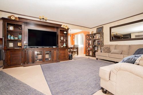 3210 134th Pl, Hawthorne CA  90250-6319 exterior