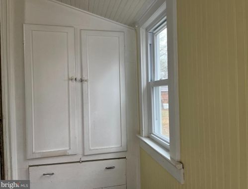 56 Mandl St, Trenton NJ  08619-3604 exterior