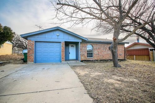 7008 Smithfield Rd, Fort Worth, TX 76182-3427