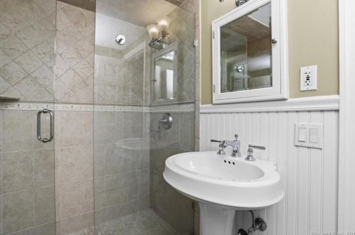 46 Pine Hill Ave, Norwalk CT  06855-2810 exterior