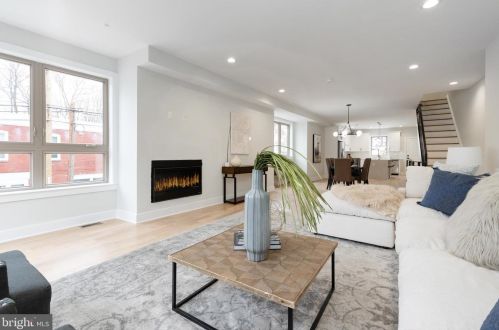 302 Leverington Ave, Philadelphia, PA 19128-4749