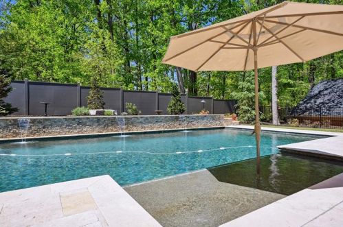 6930 Hunters Knl, Atlanta GA  30328-1763 exterior