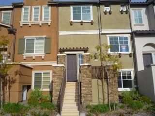 10154 Little Leaf Ln, Santee, CA 92071-7215