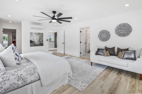 3033 Manoa Rd, Honolulu HI  96822-1503 exterior