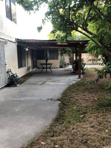 210 Alton Ave, Santa Ana CA 92707-4400 exterior